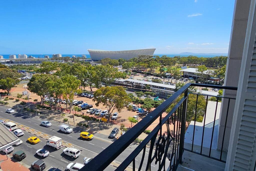 Apartment Luxury Rooftop 4bedroom Cape Royale With V&a Seapoint View Cape Town