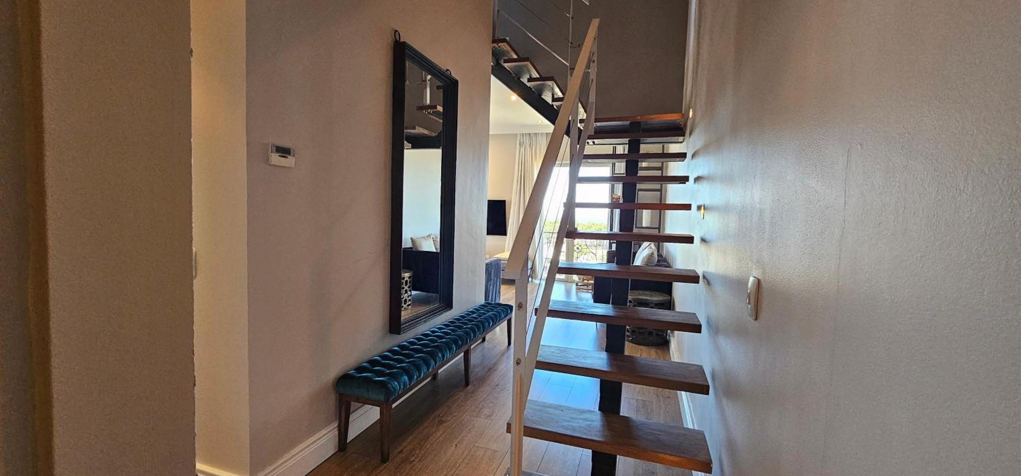 Luxury Rooftop 4bedroom Cape Royale With V&a Seapoint View Cape Town