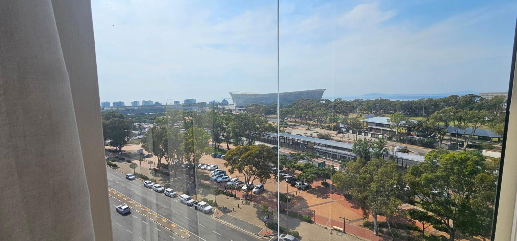 Luxury Rooftop 4bedroom Cape Royale With V&a Seapoint View *