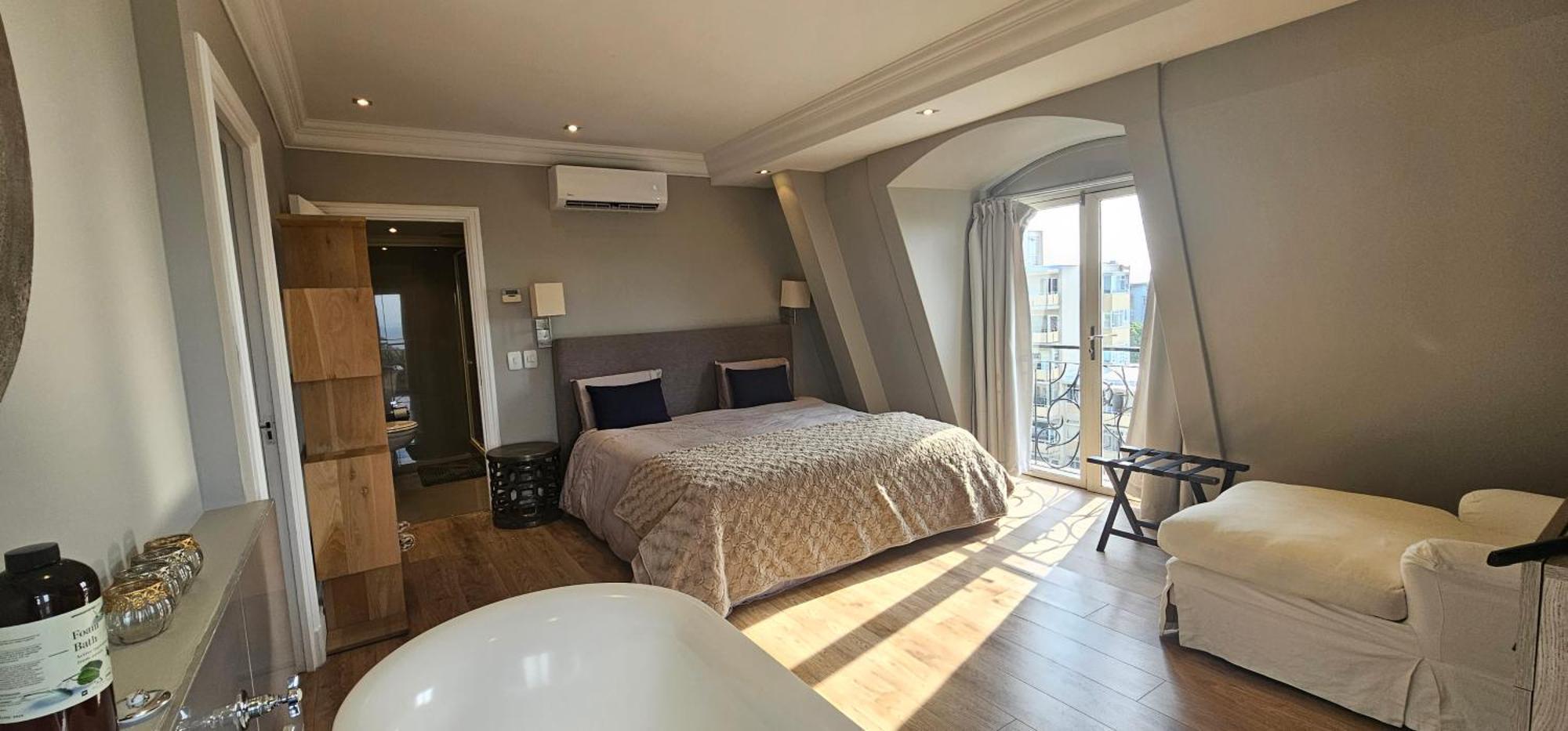 Luxury Rooftop 4bedroom Cape Royale With V&a Seapoint View Cidade Do Cabo