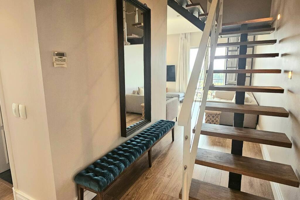 Luxury Rooftop 4bedroom Cape Royale With V&a Seapoint View * Cidade Do Cabo