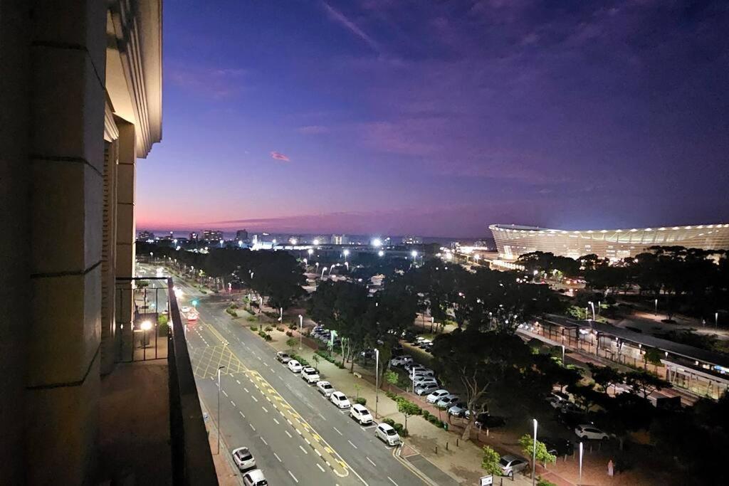 Luxury Rooftop 4bedroom Cape Royale With V&a Seapoint View *